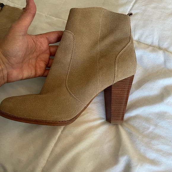 Joie Dalton Suede Western
Bootie Leather Size
EUR 40 size 10 US IN TAUPE Cement - Picture 8 of 16